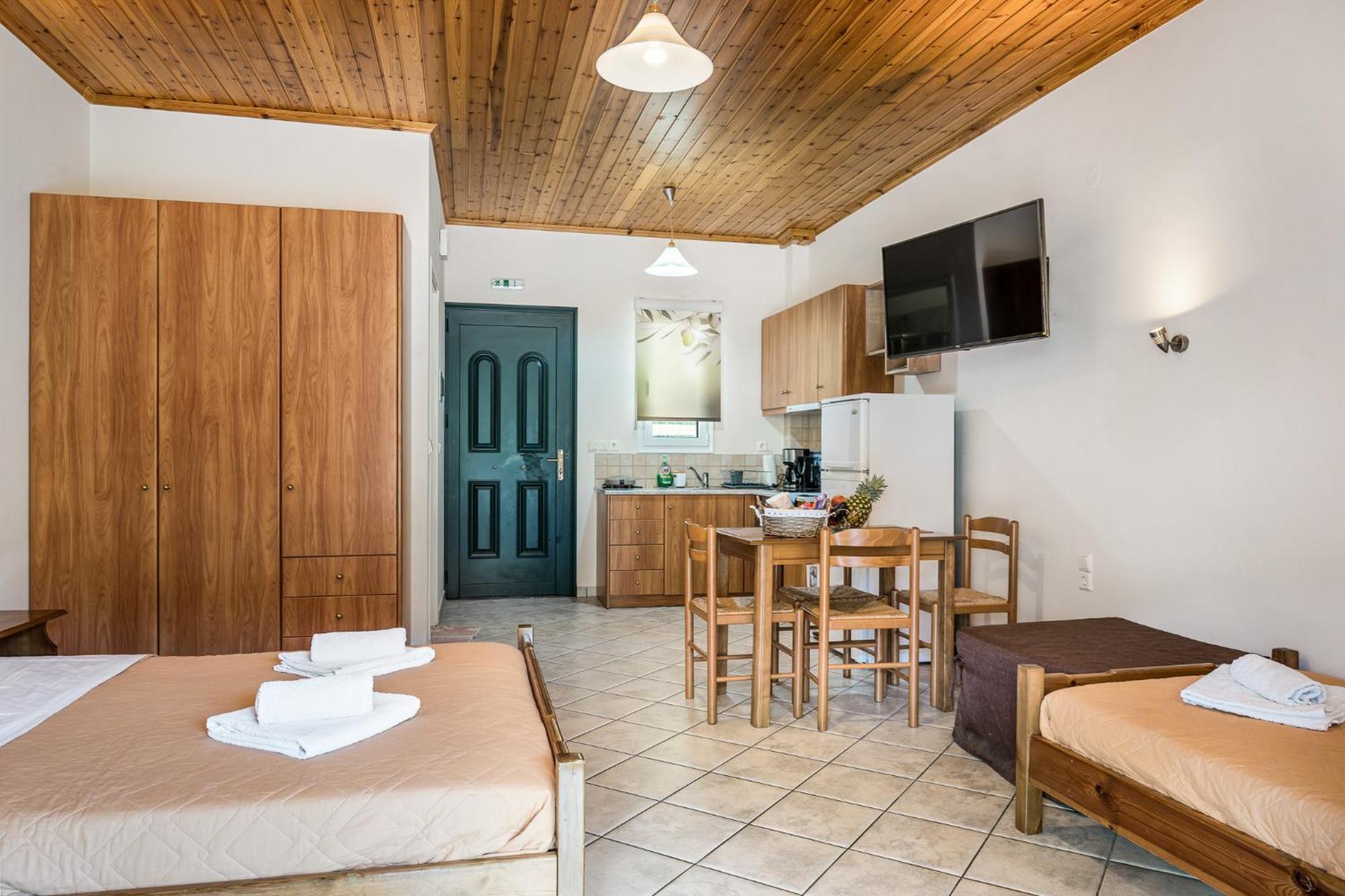Rania Apartments Agios Nikitas Exterior photo
